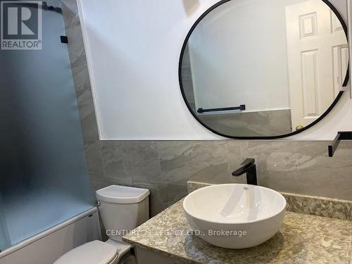 27 - 10 Cherrytree Drive, Brampton, ON - Indoor Photo Showing Bathroom