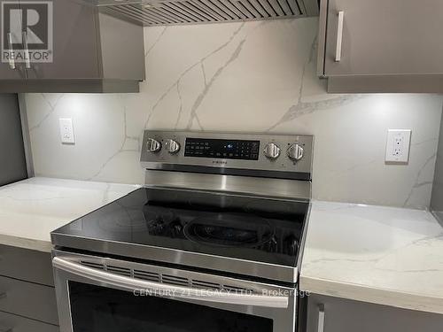 27 - 10 Cherrytree Drive, Brampton, ON - Indoor Photo Showing Kitchen