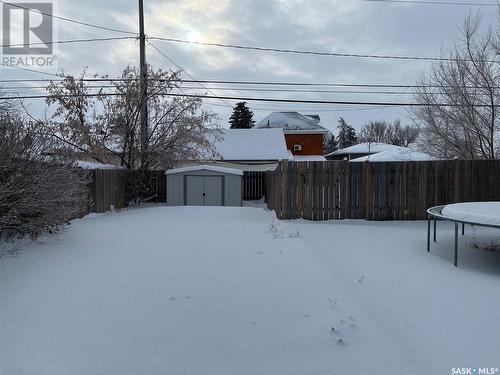 609 Ominica Street E, Moose Jaw, SK - Outdoor