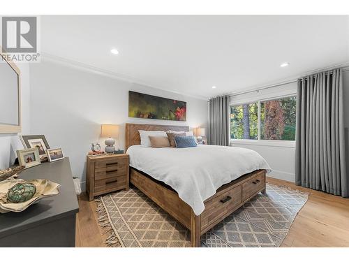 827 Coronado Court, Kelowna, BC - Indoor Photo Showing Bedroom