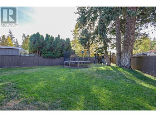 827 Coronado Court, Kelowna, BC - Outdoor With Backyard