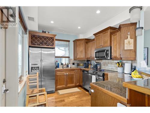 2770 Auburn Road Unit# 308 Lot# 027618897, West Kelowna, BC - Indoor Photo Showing Kitchen