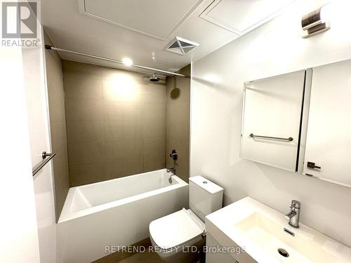 1105 - 99 Foxbar Road, Toronto, ON - Indoor Photo Showing Bathroom