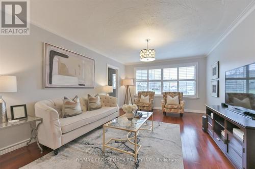 776 Danforth Road, Toronto, ON - Indoor Photo Showing Living Room