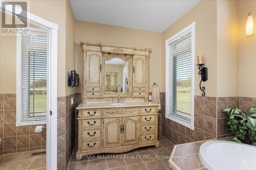 2753 Old Homestead Road, Georgina, ON - Indoor Photo Showing Bathroom