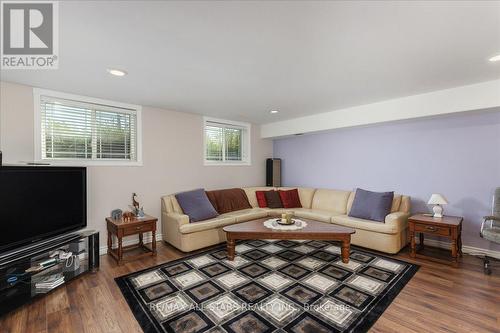 2753 Old Homestead Road, Georgina, ON - Indoor Photo Showing Living Room