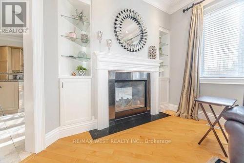 111 Mattucci Court N, Vaughan, ON - Indoor With Fireplace