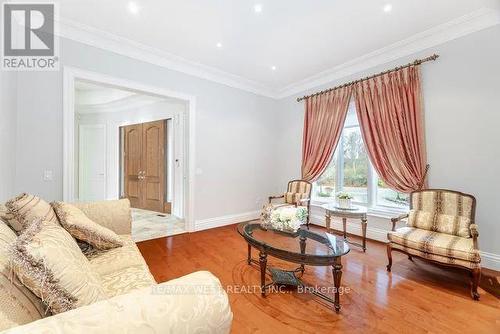 111 Mattucci Court N, Vaughan, ON - Indoor Photo Showing Living Room