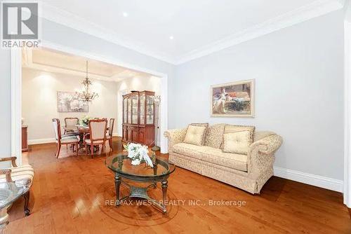 111 Mattucci Court N, Vaughan, ON - Indoor Photo Showing Living Room