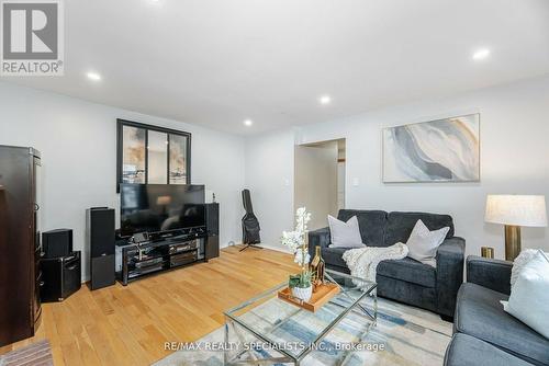 92 Mikado Crescent, Brampton, ON - Indoor Photo Showing Living Room