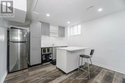 92 Mikado Crescent, Brampton, ON - Indoor Photo Showing Kitchen