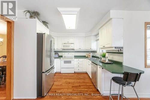 92 Mikado Crescent, Brampton, ON - Indoor Photo Showing Kitchen