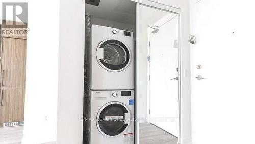 511 - 1100 Sheppard Avenue W, Toronto, ON - Indoor Photo Showing Laundry Room