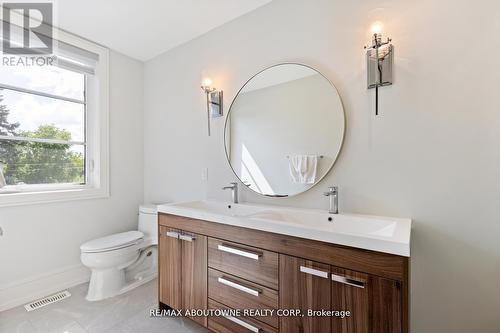 265 Woodale Avenue, Oakville, ON - Indoor Photo Showing Bathroom