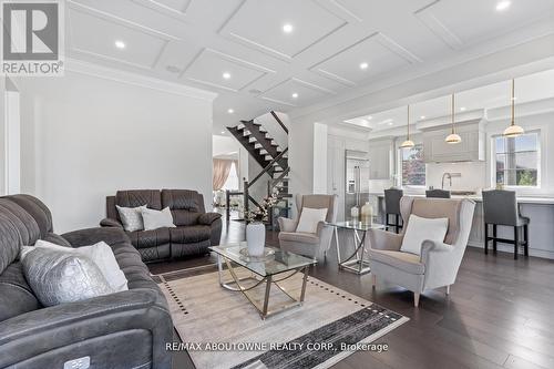 265 Woodale Avenue, Oakville, ON - Indoor Photo Showing Living Room