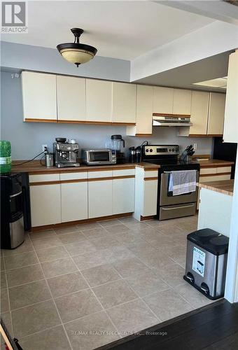 802 - 4235 Sherwoodtowne Boulevard, Mississauga, ON - Indoor Photo Showing Kitchen With Double Sink