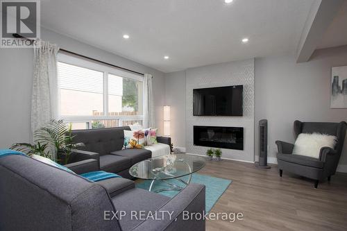 62 - 75 Ansondale Road, London, ON - Indoor Photo Showing Living Room With Fireplace