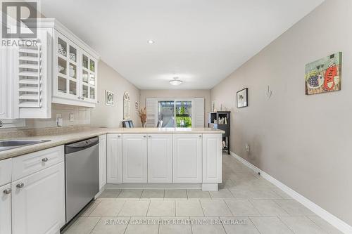 4501 Frances Crescent, Lincoln (982 - Beamsville), ON - Indoor Photo Showing Kitchen