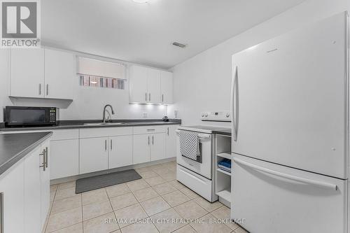 4501 Frances Crescent, Lincoln (982 - Beamsville), ON - Indoor Photo Showing Kitchen