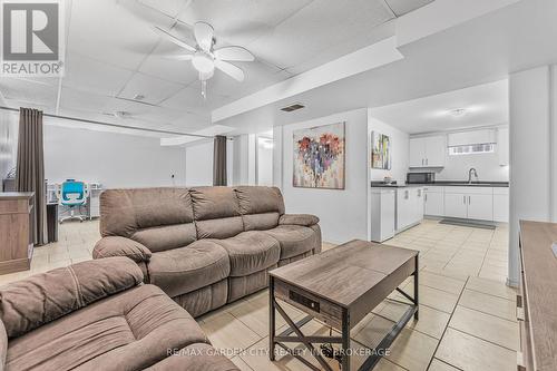 4501 Frances Crescent, Lincoln (982 - Beamsville), ON - Indoor Photo Showing Living Room