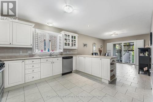 4501 Frances Crescent, Lincoln (982 - Beamsville), ON - Indoor Photo Showing Kitchen