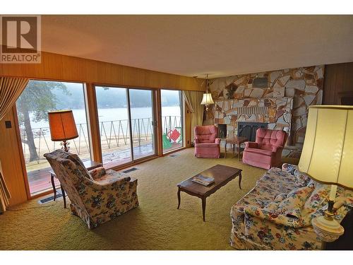 2245 Bealby Road, Nelson, BC - Indoor Photo Showing Living Room With Fireplace