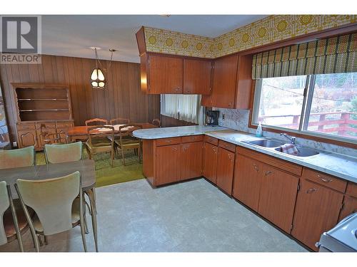 2245 Bealby Road, Nelson, BC - Indoor Photo Showing Kitchen With Double Sink