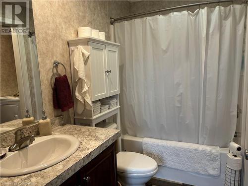 1085 10Th Concession Road, Flamborough, ON - Indoor Photo Showing Bathroom