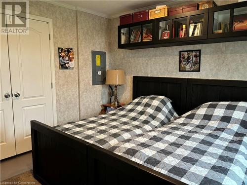 1085 10Th Concession Road, Flamborough, ON - Indoor Photo Showing Bedroom