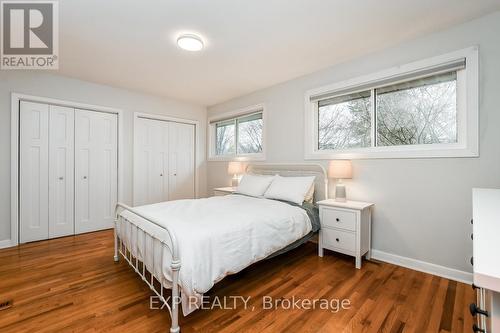 528 Penhill Avenue, Ottawa, ON - Indoor Photo Showing Bedroom