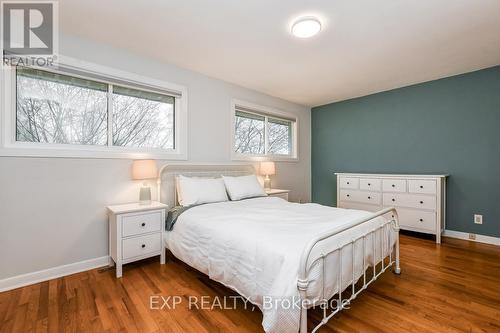 528 Penhill Avenue, Ottawa, ON - Indoor Photo Showing Bedroom