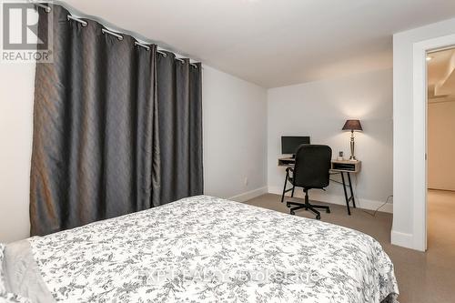 528 Penhill Avenue, Ottawa, ON - Indoor Photo Showing Bedroom