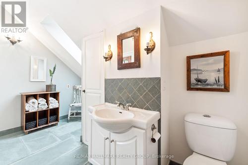 28 Queen Mary Street, Ottawa, ON - Indoor Photo Showing Bathroom