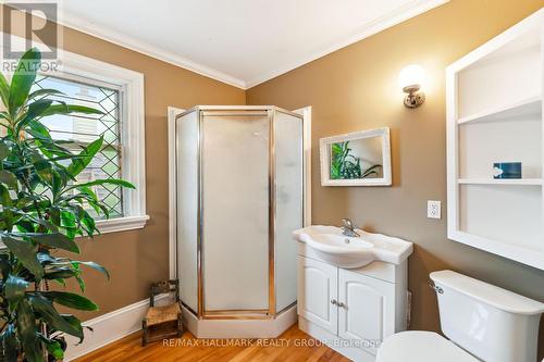 28 Queen Mary Street, Ottawa, ON - Indoor Photo Showing Bathroom