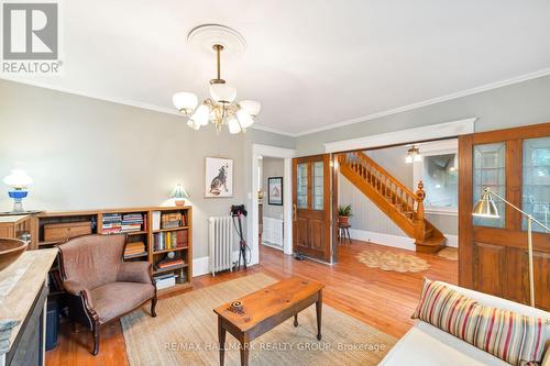 28 Queen Mary Street, Ottawa, ON - Indoor Photo Showing Living Room