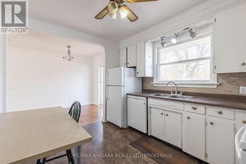 Main - 14 Sullivan Drive, St. Catharines (443 - Lakeport), ON - Indoor Photo Showing Kitchen With Double Sink