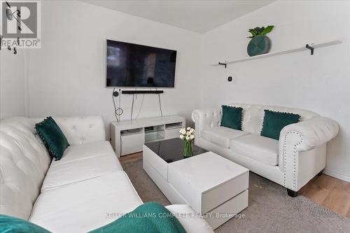 23 John Street, Welland (768 - Welland Downtown), ON - Indoor Photo Showing Living Room