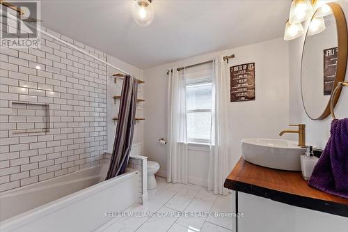 23 John Street, Welland (768 - Welland Downtown), ON - Indoor Photo Showing Bathroom