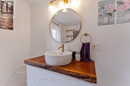 23 John Street, Welland (768 - Welland Downtown), ON - Indoor Photo Showing Bathroom