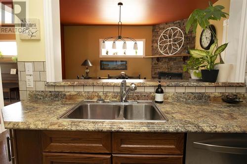 58 Wemyss St, Sault Ste. Marie, ON - Indoor Photo Showing Kitchen With Double Sink