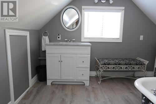 58 Wemyss St, Sault Ste. Marie, ON - Indoor Photo Showing Bathroom