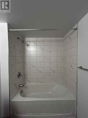 315 - 1435 Celebration Drive, Pickering, ON - Indoor Photo Showing Bathroom