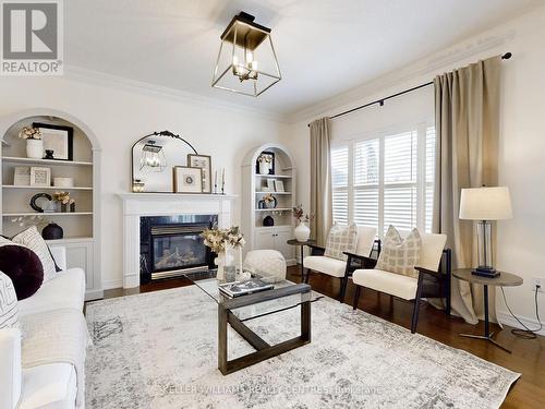 91 Pondmede Crescent, Whitchurch-Stouffville, ON - Indoor Photo Showing Living Room With Fireplace