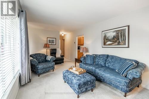 18 Calverley Street, Orillia, ON - Indoor Photo Showing Living Room