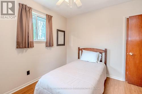 18 Calverley Street, Orillia, ON - Indoor Photo Showing Bedroom