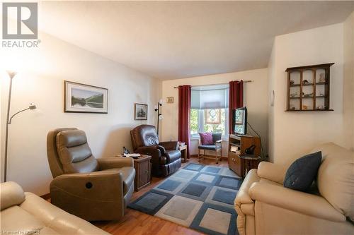 624 Lakeshore Drive Unit# 37, North Bay, ON - Indoor Photo Showing Living Room