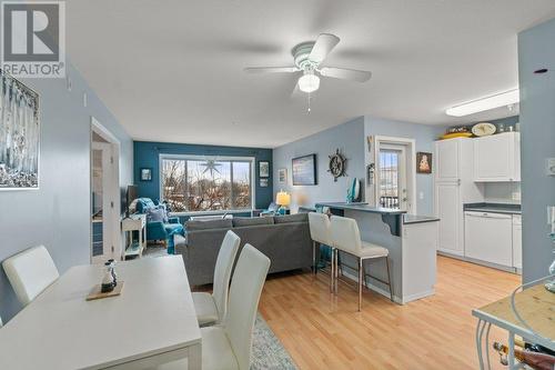 250 Dougall Road N Unit# 309, Kelowna, BC - Indoor Photo Showing Dining Room