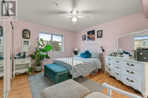 250 Dougall Road N Unit# 309, Kelowna, BC - Indoor Photo Showing Bedroom