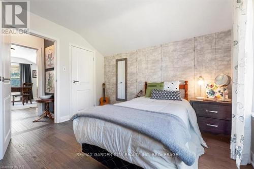 3 Glenbarr Road, St. Catharines (461 - Glendale/Glenridge), ON - Indoor Photo Showing Bedroom