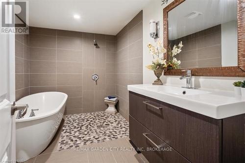 3 Glenbarr Road, St. Catharines (461 - Glendale/Glenridge), ON - Indoor Photo Showing Bathroom